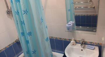 Фото номера Трехместный номер с общей ванной комнатой Гостиница Guest House Sarissa г. Адлер 17