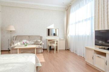 Фото номера Джуниор Сюит Комфорт Гостиница Liberty Fly г. Адлер 2