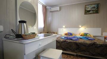 Фото номера Стандартный трехместный номер Гостиница  Adler Home г. Адлер 4