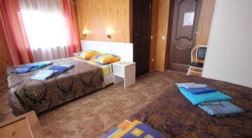 Фото номера Стандартный трехместный номер Гостиница  Adler Home г. Адлер 5