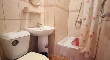 Фото номера Стандартный трехместный номер Гостиница  Adler Home г. Адлер 8