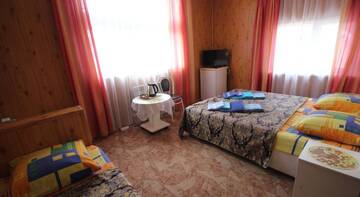Фото номера Стандартный трехместный номер Гостиница  Adler Home г. Адлер 6