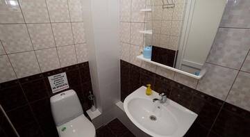 Фото номера Трехместный номер с балконом Гостиница Guest house Na Figurnoy 51 г. Адлер 7