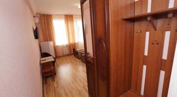 Фото номера Трехместный номер с балконом Гостиница Guest house Na Figurnoy 51 г. Адлер 8