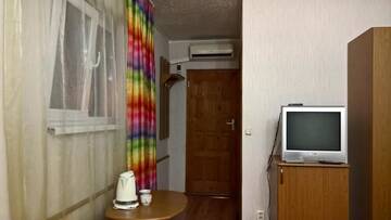 Фото номера Двухместный номер с 1 кроватью и собственной ванной комнатой Гостиница Гостевой Дом Юг г. Адлер 8