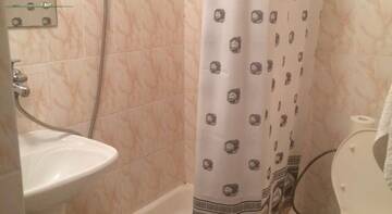 Фото номера Люкс с балконом Гостиница Guest house on Demokraticheskaya 62a г. Адлер 12