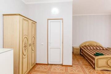 Фото номера Роскошный трехместный номер Гостиница Версаль 2 г. Адлер 47