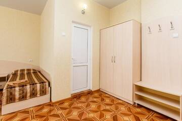 Фото номера Роскошный трехместный номер Гостиница Версаль 2 г. Адлер 36