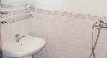 Фото номера Стандартный двухместный номер с 2 отдельными кроватями и кондиционером Санаторий  СССР г. Адлер 4