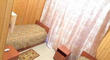 Фото номера Номер &quot;Стандарт&quot; Гостиница Gnezdo Lastochki Guest House г. Адлер 10