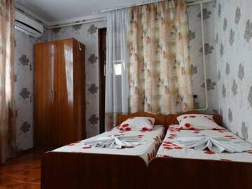 Фото номера Трехместный номер Гостиница Альбина г. Адлер 10