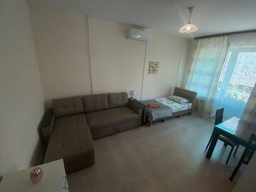 Фото номера Коттедж, 6 комнат, от 1 до 20 гостей, двуспальная кровать, балкон Гостевой дом ФордеВинд г. Адлер 4