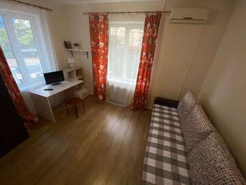 Фото номера Апартаменты с балконом, 3 комнаты, от 1 до 10 гостей, двуспальная кровать, балкон Гостевой дом ФордеВинд г. Адлер 13