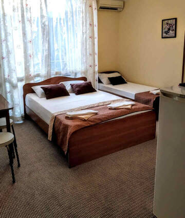 Фото номера Стандарт 3-местный Гостевой дом SV-Hotel г. Адлер 4