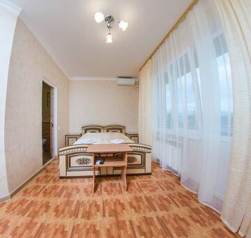 Фото номера Стандартный трехместный номер Гостиница Светлана г. Адлер 22