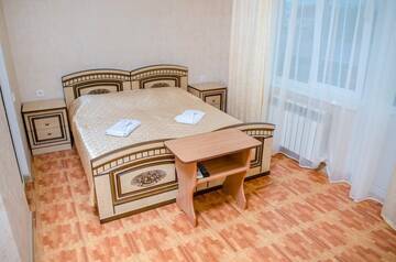 Фото номера Стандартный трехместный номер Гостиница Светлана г. Адлер 8