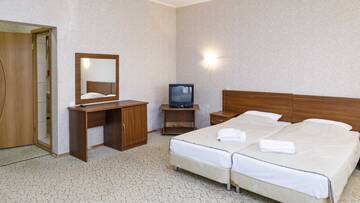 Фото номера Двухместный номер Гостиница Izvestiya Health Resort г. Адлер 6