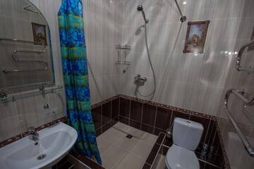Фото номера Двухкомнатный номер Гостевой дом Romantika г. Адлер 3