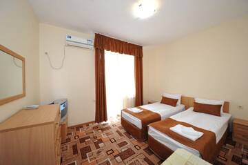 Фото номера 4-х местный 2-х комнатный Гостиница Rostov Hotel Adler г. Адлер 2
