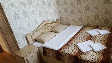 Фото номера Номер с 1 двуспальной кроватью или 2 односпальными кроватями и ванной комнатой Гостевой дом Пурпурный замок г. Адлер 2