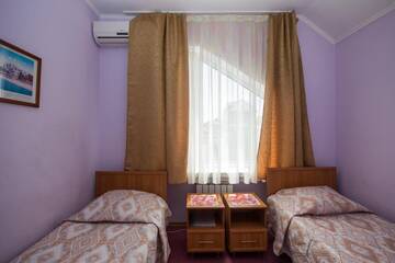 Фото номера Стандартный двухместный номер с 2 отдельными кроватями Гостиница Милана Гостевой Дом г. Адлер 3